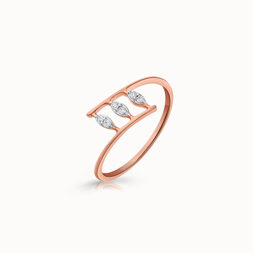 Saranaya Diamond Finger Ring